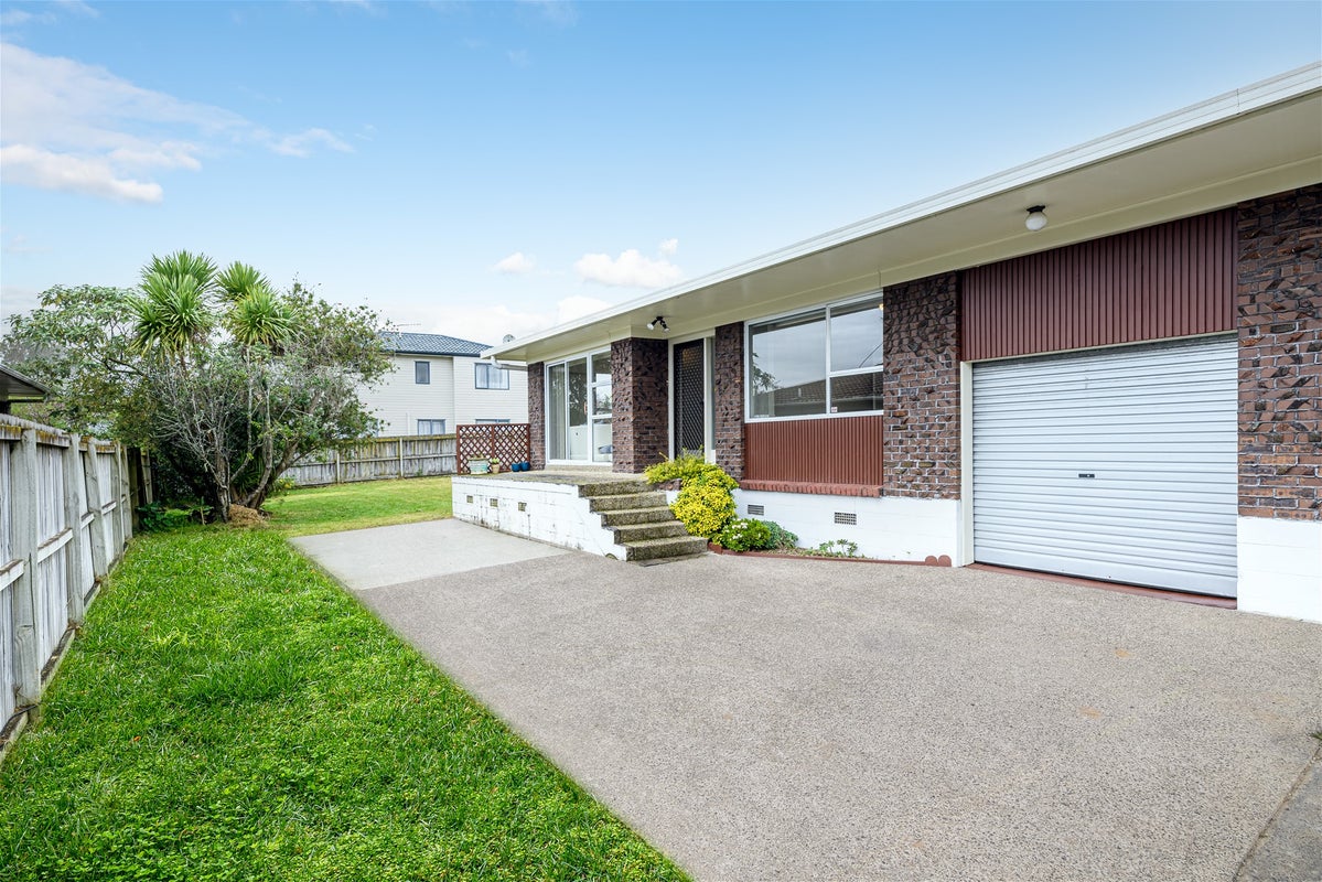 2/69 Hepburn Road, Glendene, Auckland - Carousel 1