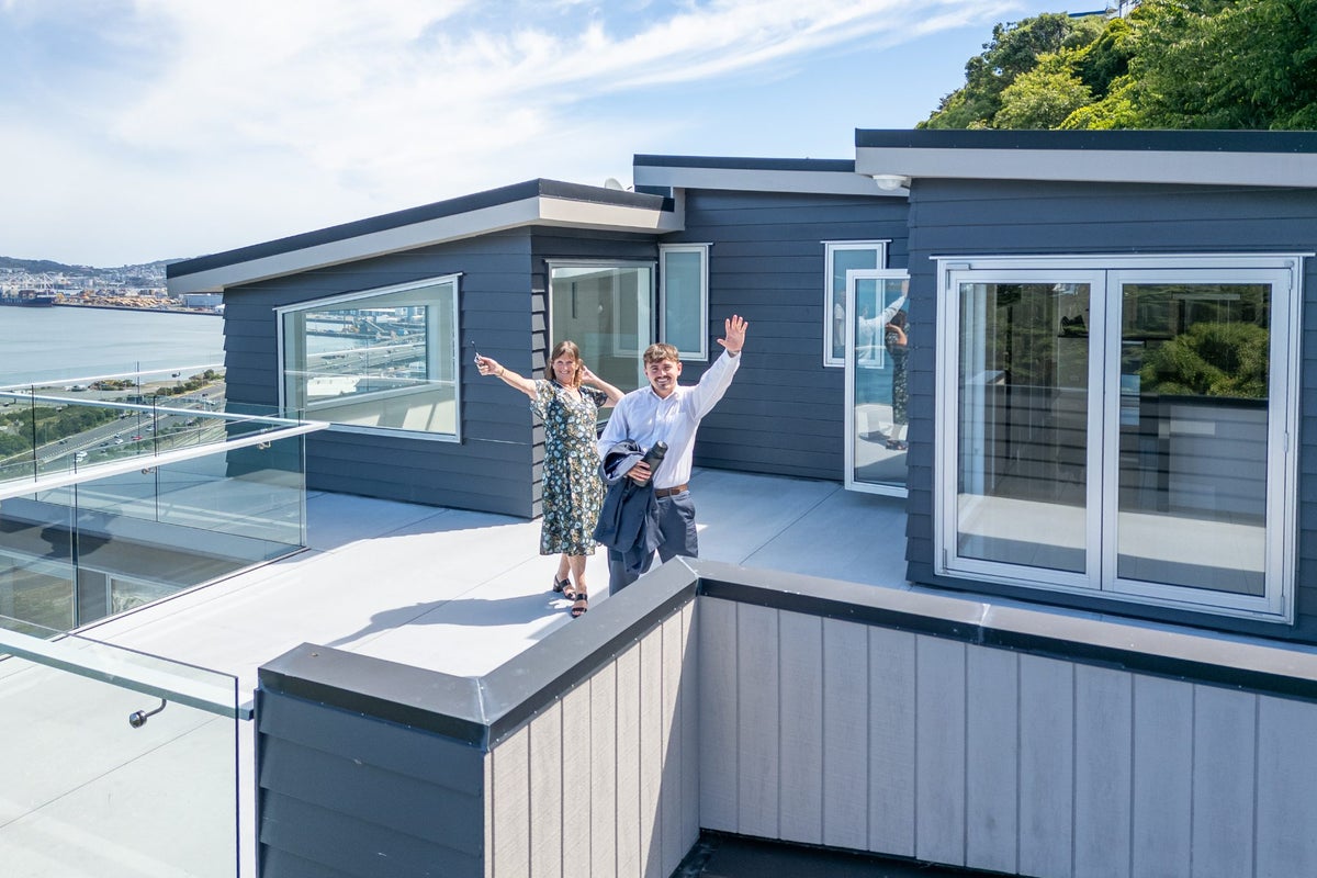 12 Brasch Way, Kaiwharawhara, Wellington - Carousel 21