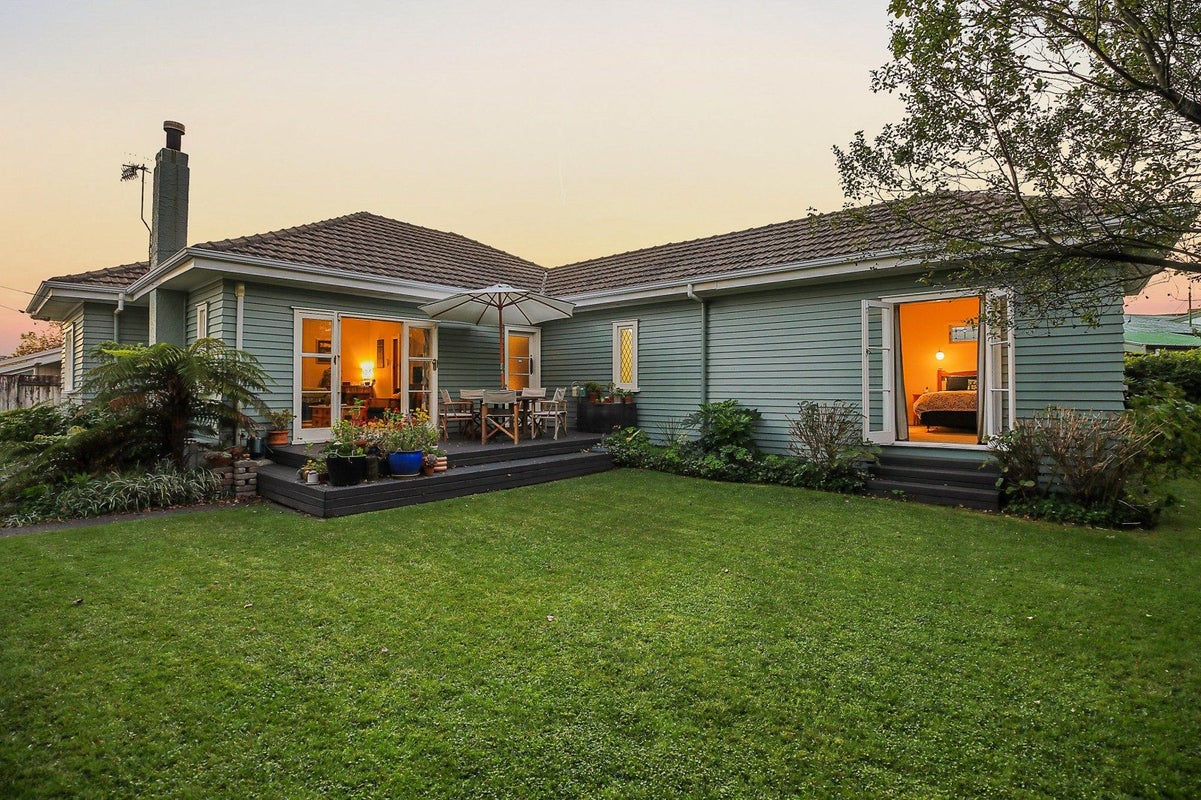 21 Beale Street, Hamilton East, Hamilton - Carousel 1