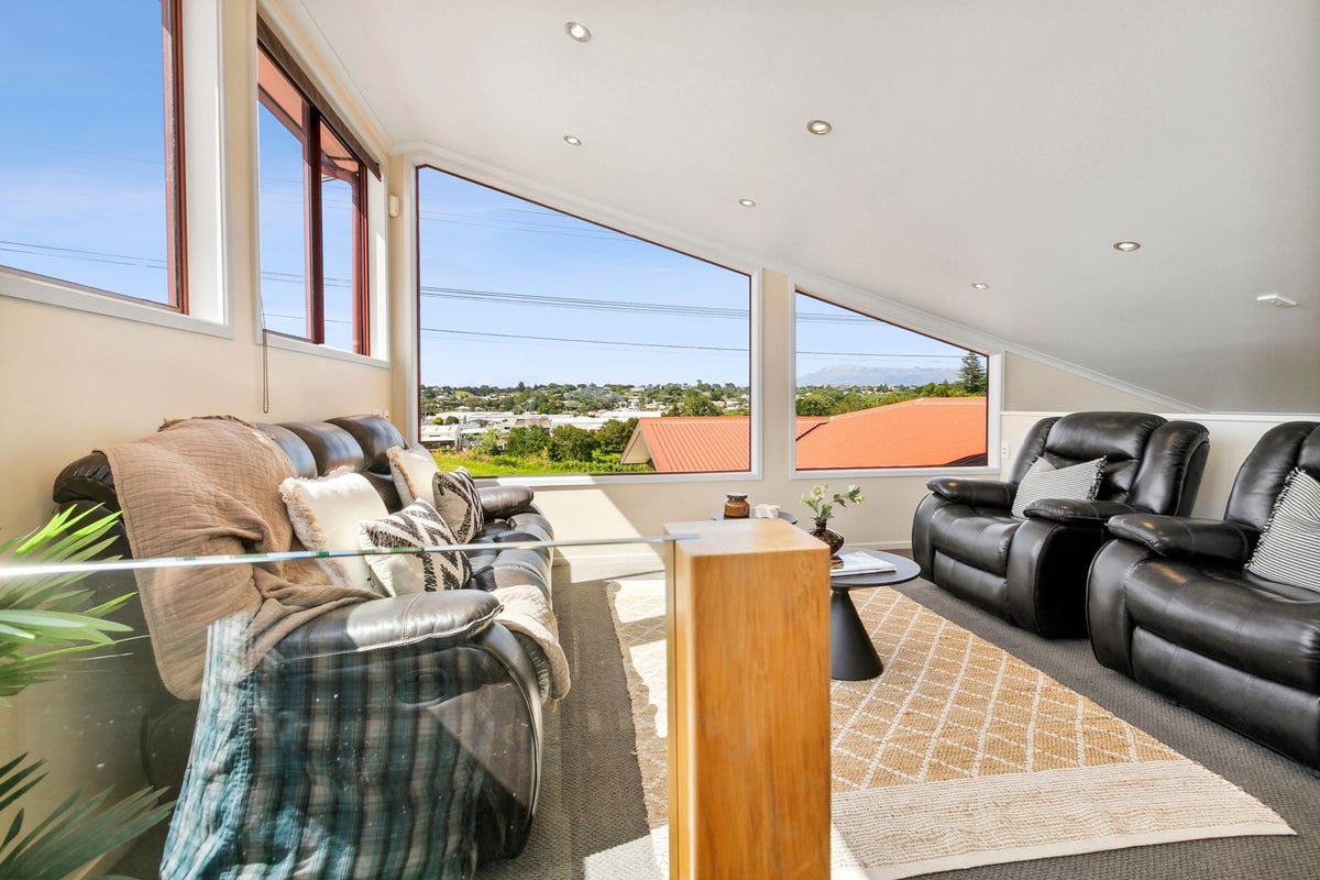 53 Clemow Road, Fitzroy, New Plymouth - Carousel 13