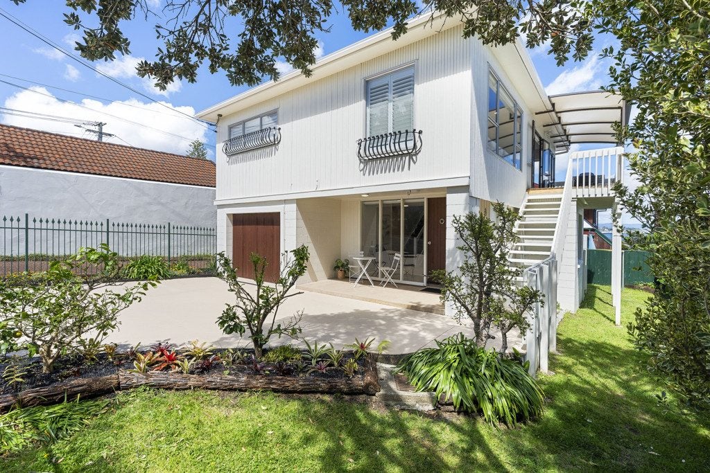 1/106 Stanley Point Road, Stanley Point, Auckland - Carousel 1
