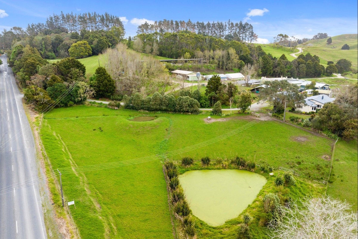 1638 Waihi Whangamata Road, Whangamata - Carousel 22
