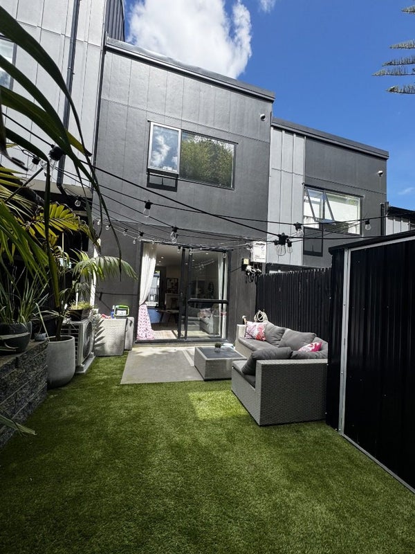 4/37 Camelot Place, Glenfield, Auckland - Carousel 2