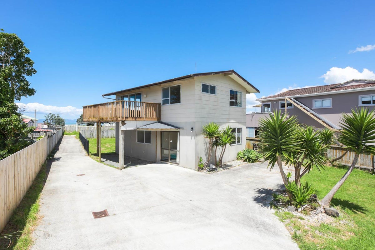 32 Kowhai Avenue, Pokeno - Carousel 1
