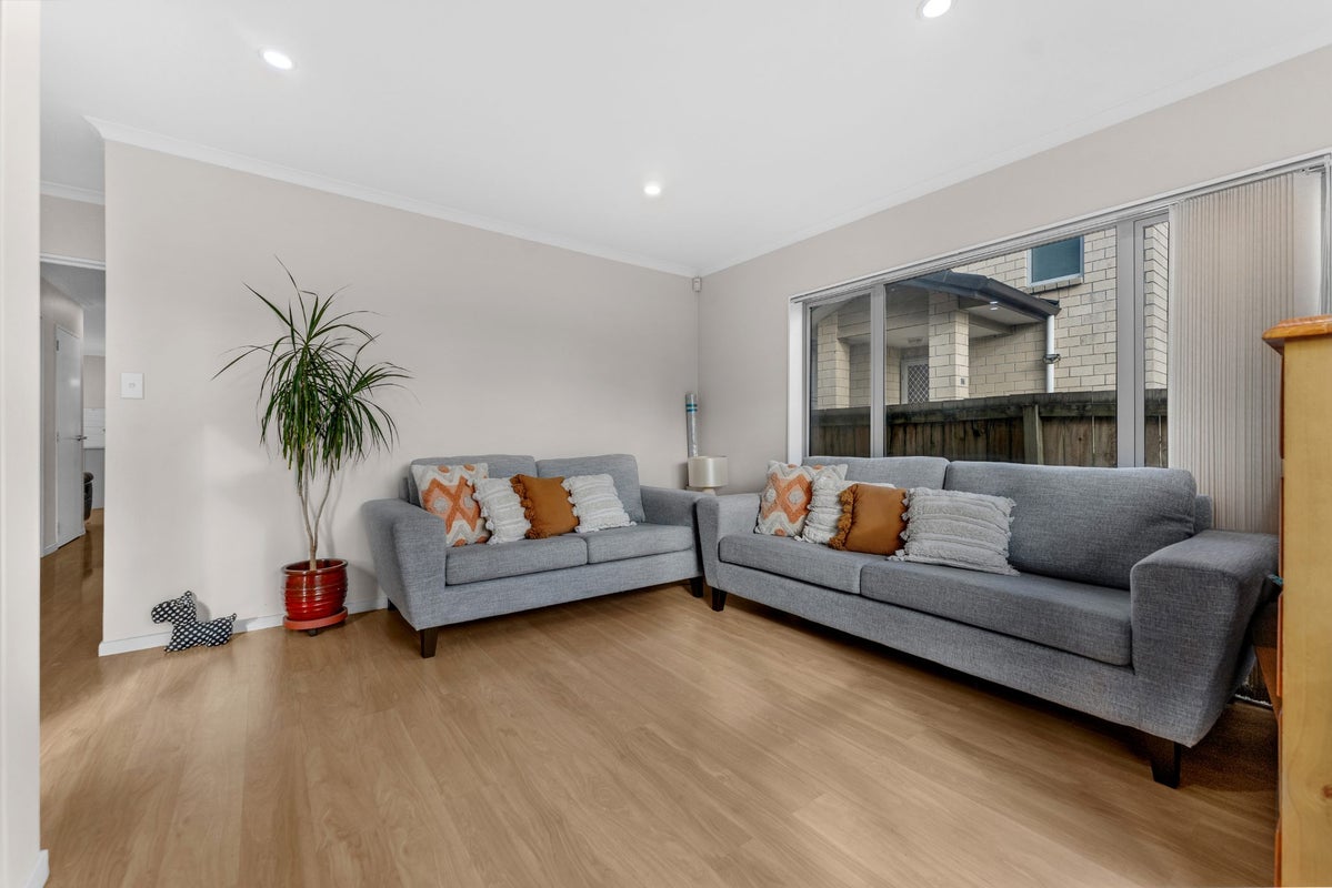 5A Stamford Park Road, Mount Roskill, Auckland - Carousel 2