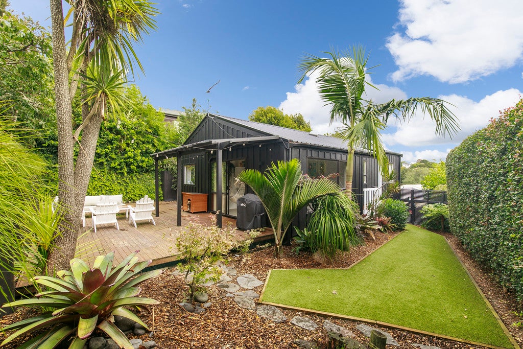 7/0 Verbena Road, Birkdale, Auckland - Carousel 1