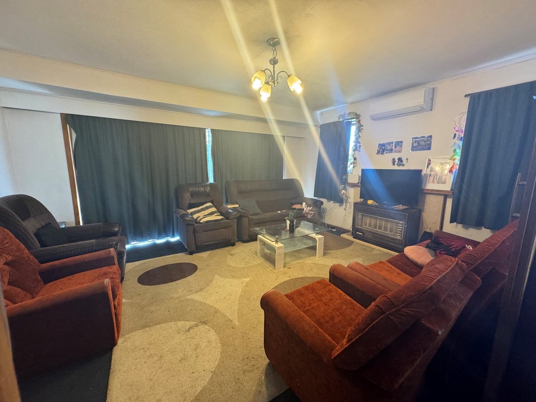 132 Masters Avenue, Silverdale, Hamilton - Carousel 2