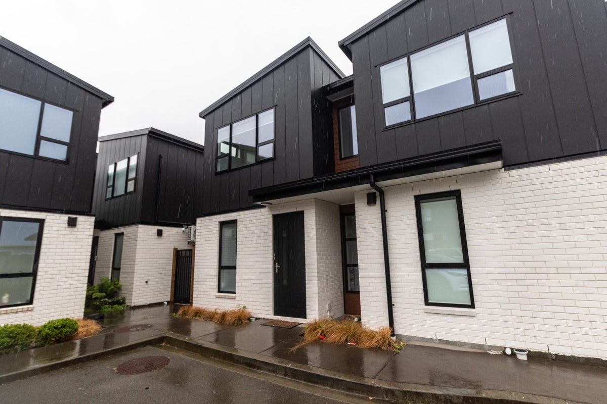 11/27 Main Road, Wainuiomata, Lower Hutt - Carousel 19