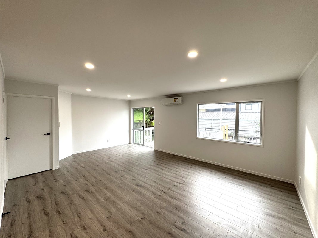 48 Lauderdale Road, Birkdale, Auckland - Carousel 2