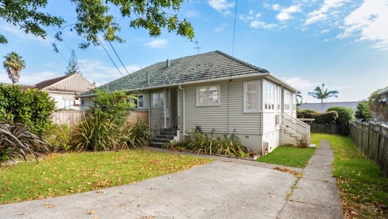 33 Rimu Street, New Lynn, Auckland - Carousel 1