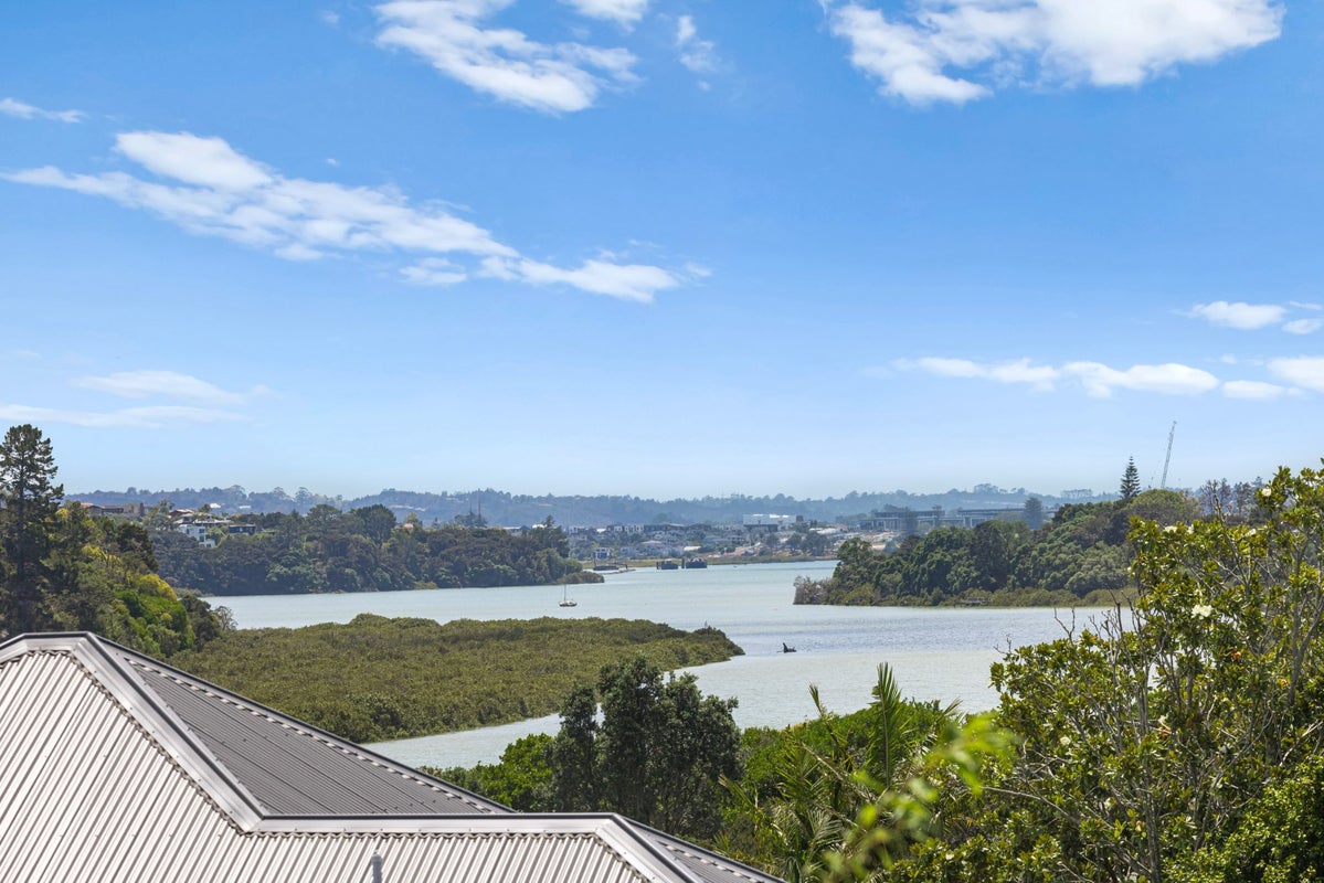 27D Taipari Road, Te Atatu Peninsula, Auckland - Carousel 1