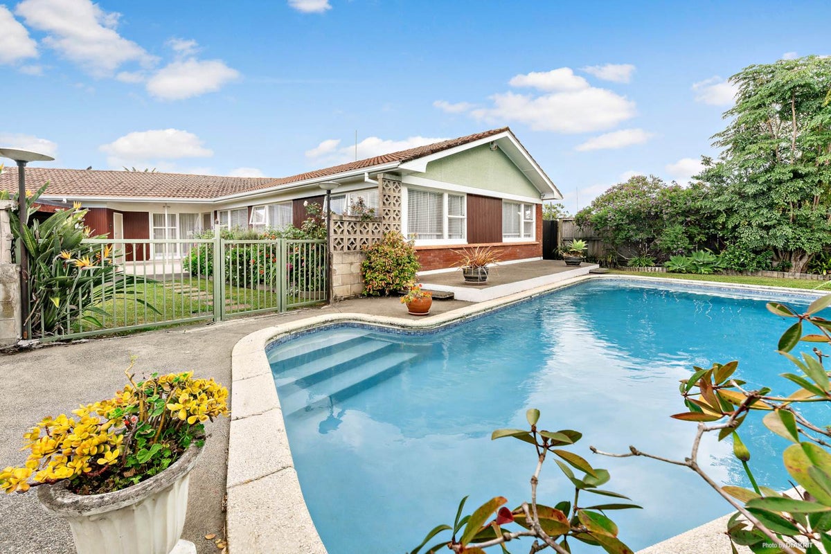 65 Grande Vue Road, Hillpark, Auckland - Carousel 1