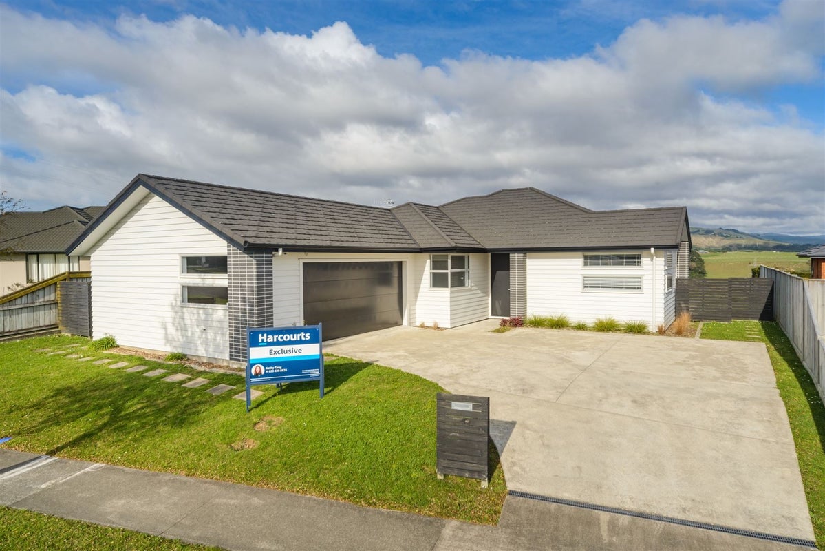 162 Pacific Drive, Fitzherbert, Palmerston North - Carousel 2
