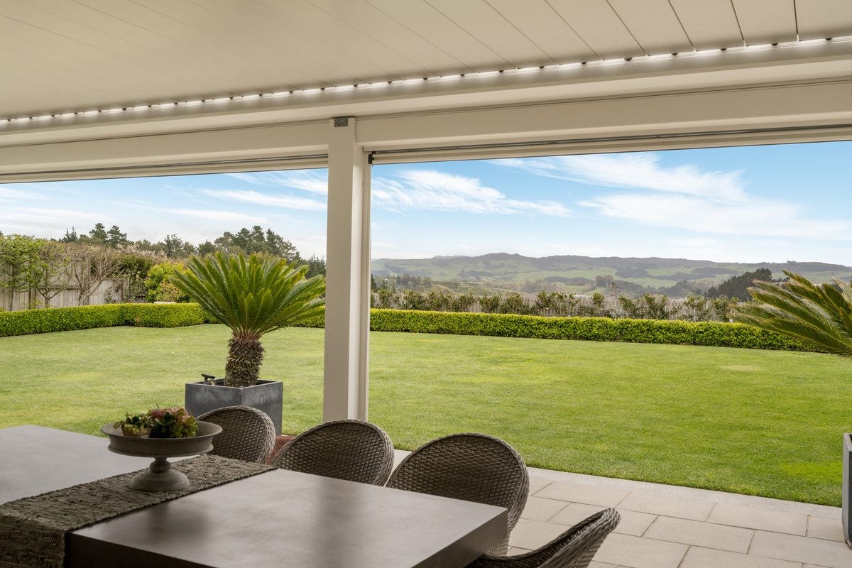 83 Penetaka Heights, Pyes Pa, Tauranga - Carousel 1