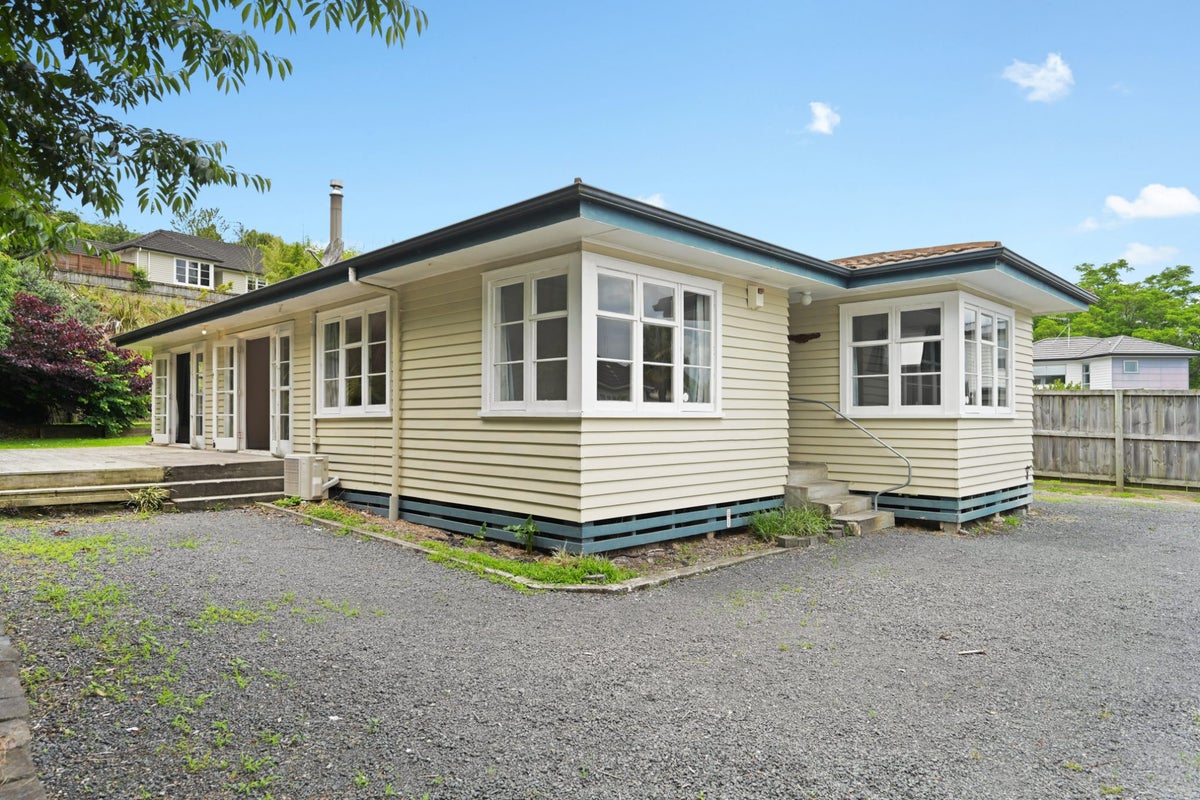 54 Banbury Crescent, Fairfield, Hamilton, Waikato - Carousel 2