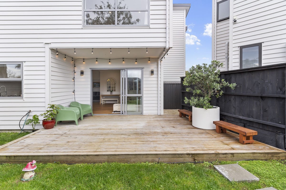 30A Birman Close, Half Moon Bay, Auckland - Carousel 1