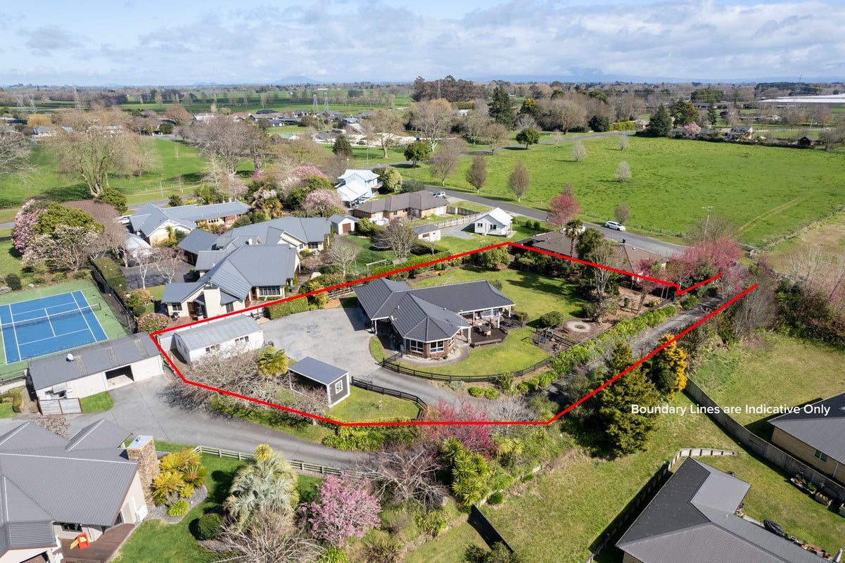10 Rowling Place, Leamington, Cambridge - Carousel 1