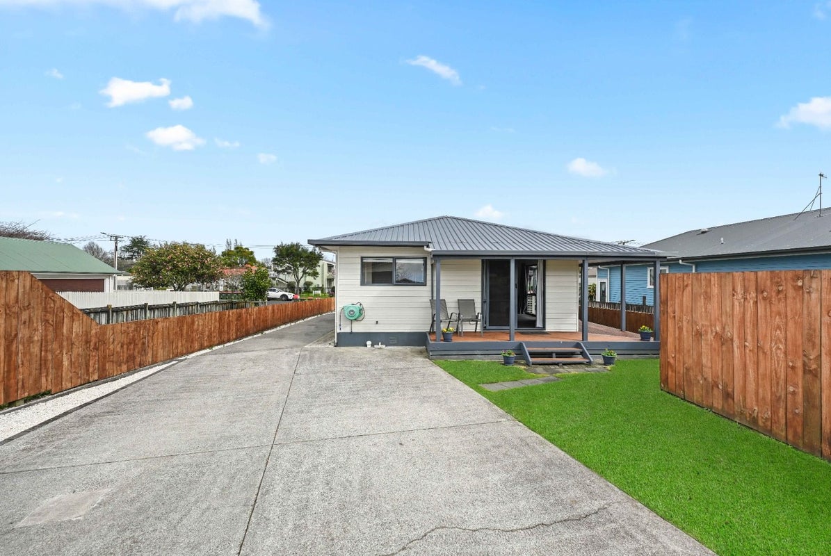 30 Graham Street, Hamilton East, Hamilton - Carousel 1