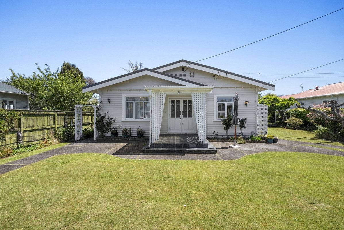 10 French Street, Moturoa, New Plymouth - Carousel 1
