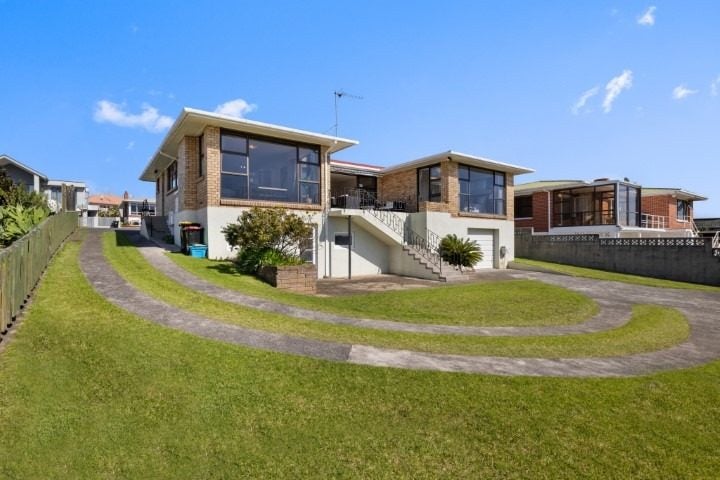 21 Tirinui Crest Road, Otumoetai, Tauranga - Carousel 1