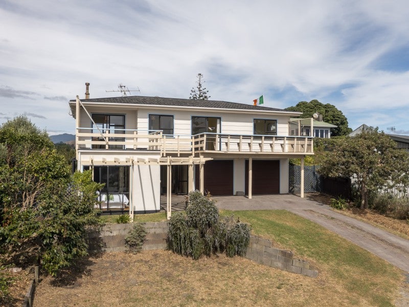 36 Field Way, Waikanae Beach, Waikanae - Carousel 1