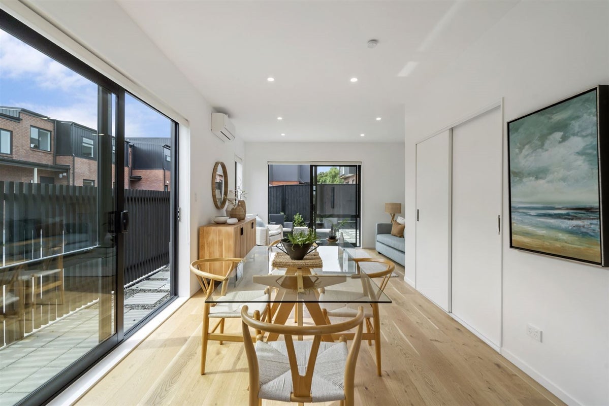 1D Lowe Street, Belmont, Auckland - Carousel 2