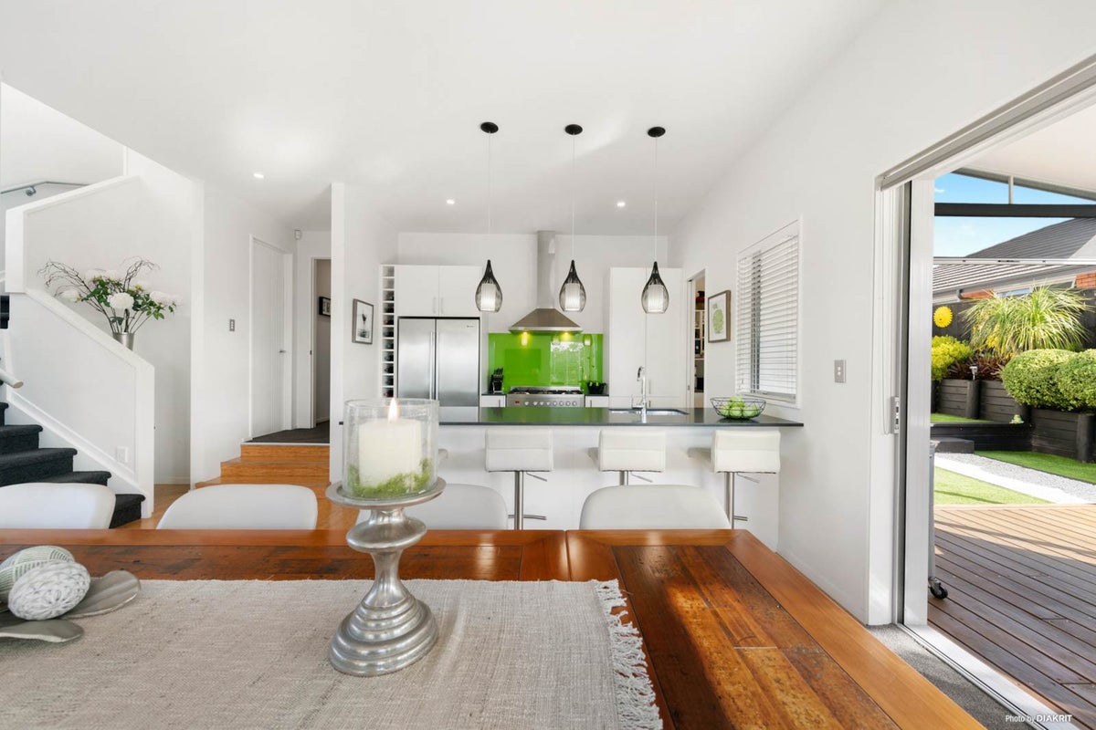 22 Weatherly Drive, Beachlands, Auckland - Carousel 1
