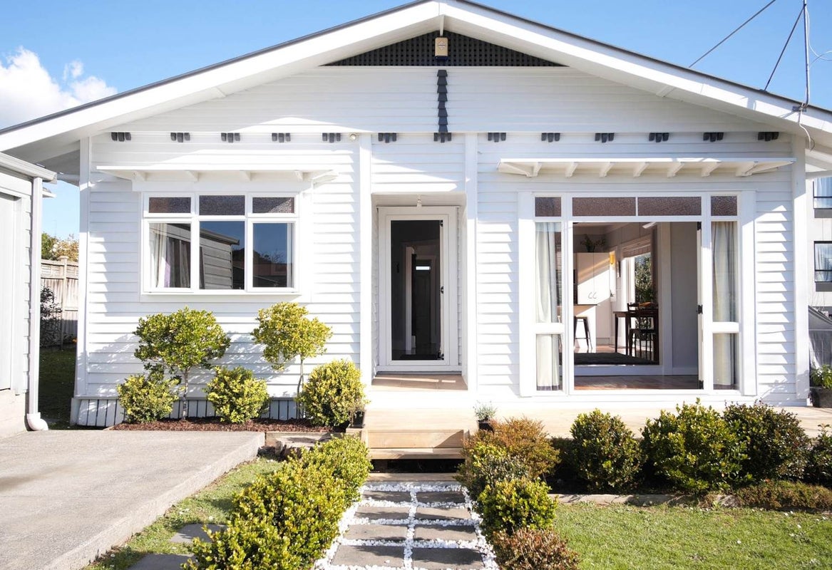 1A Islington Avenue, New Lynn, Auckland - Carousel 1