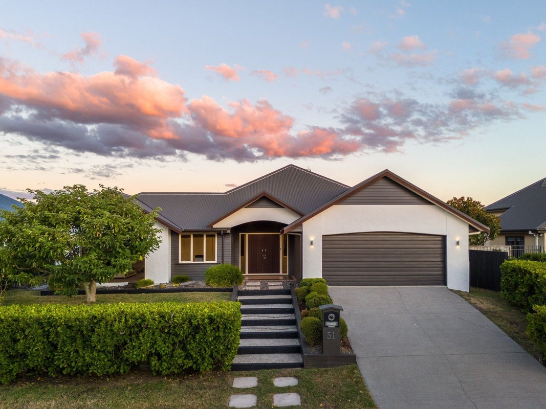 51 Saint James Drive, Huntington, Hamilton - Carousel 3