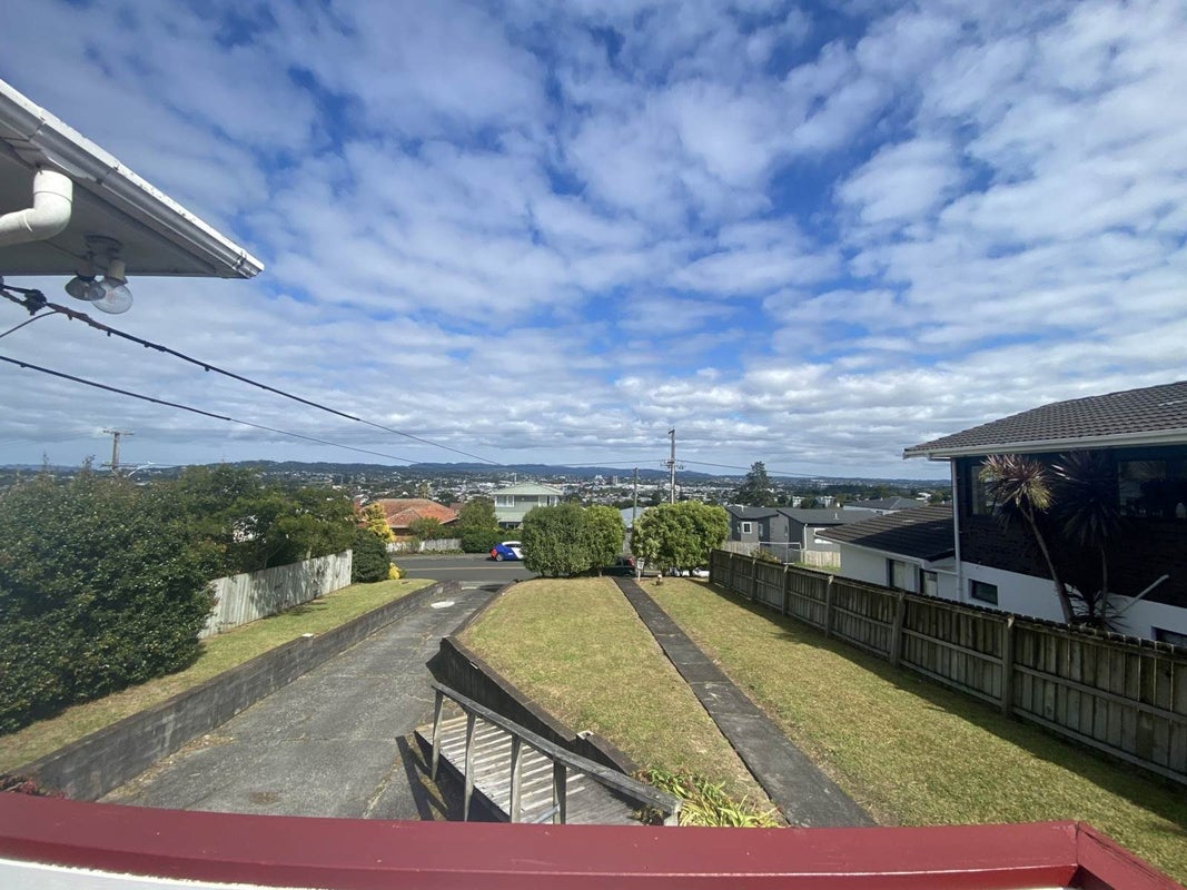 104 Whitney Street, New Windsor, Auckland - Carousel 2