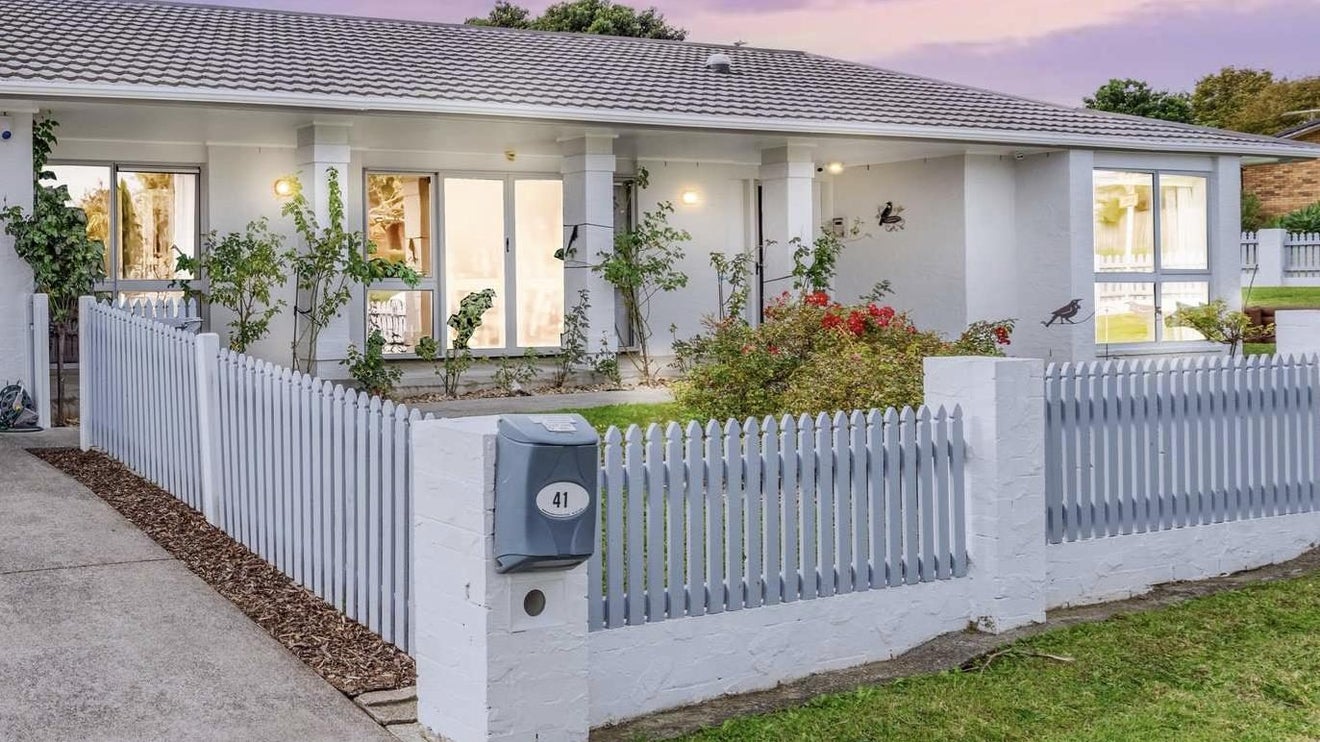 41 Orangewood Drive, Northpark, Auckland - Carousel 1