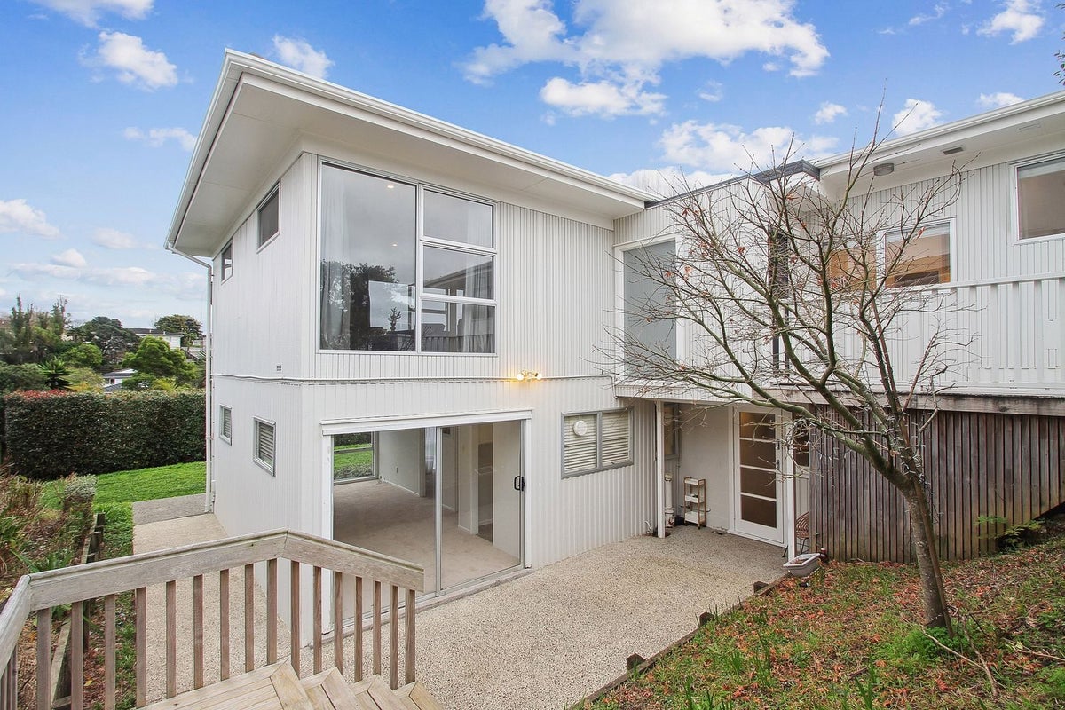 2/11 Ripon Crescent, Meadowbank, Auckland - Carousel 5