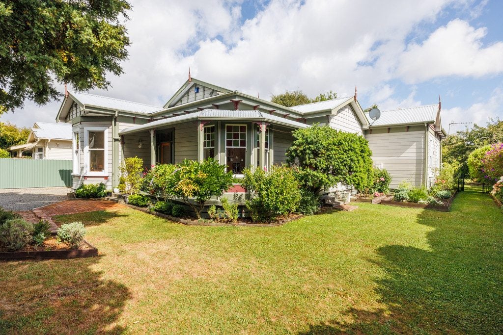 301 College Street, West End, Palmerston North - Carousel 1