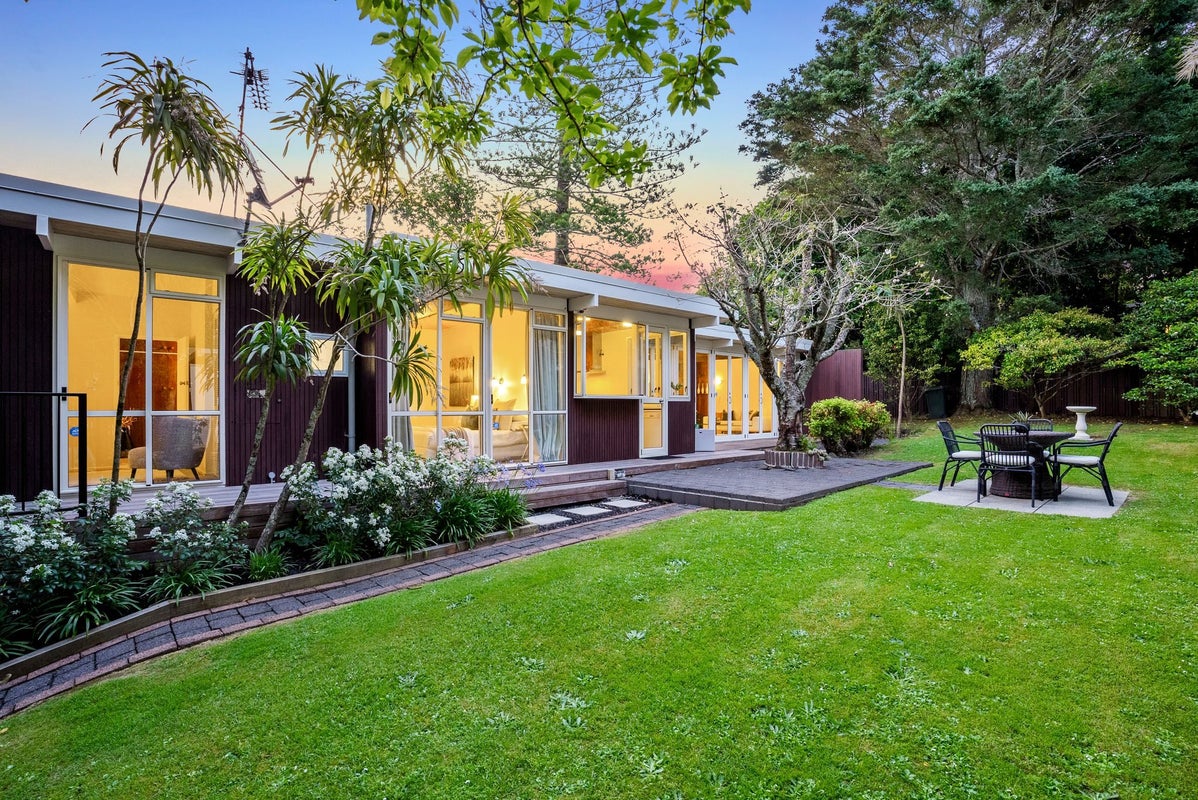 55 Hillcrest Avenue, Hillcrest, Auckland - Carousel 1