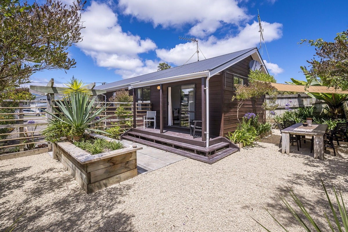 15A Babbacombe Avenue, Otaki Beach, Otaki - Carousel 1