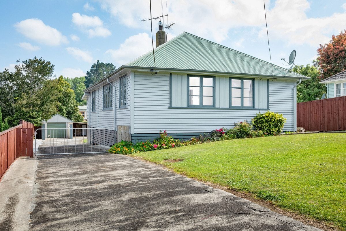 80 Aorangi Road, Paeroa, Paeroa - Carousel 1