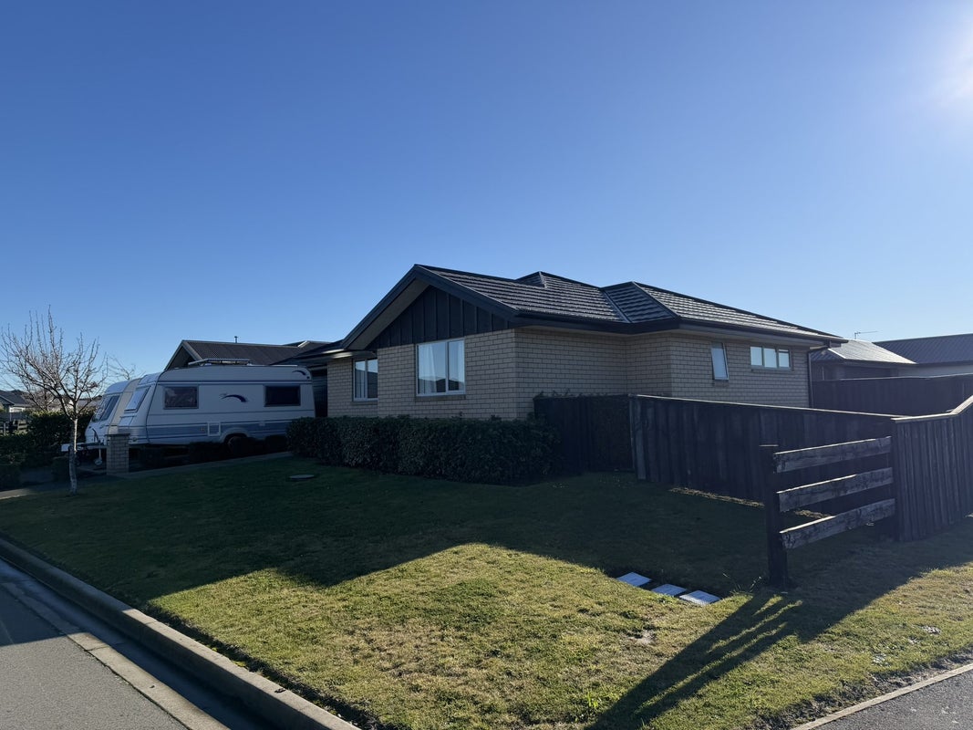 79 Sunline Avenue, Lincoln, Lincoln - Carousel 2