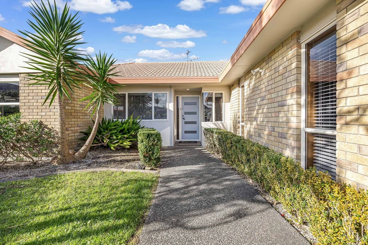 13 Bridgehead Cove, West Harbour, Auckland - Carousel 2