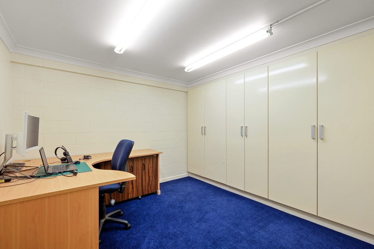 10 Larsen Place, Merrilands, New Plymouth - Carousel 26
