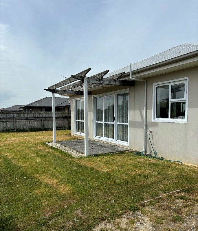 77 Lothian Crescent, Strathern, Invercargill - Carousel 1