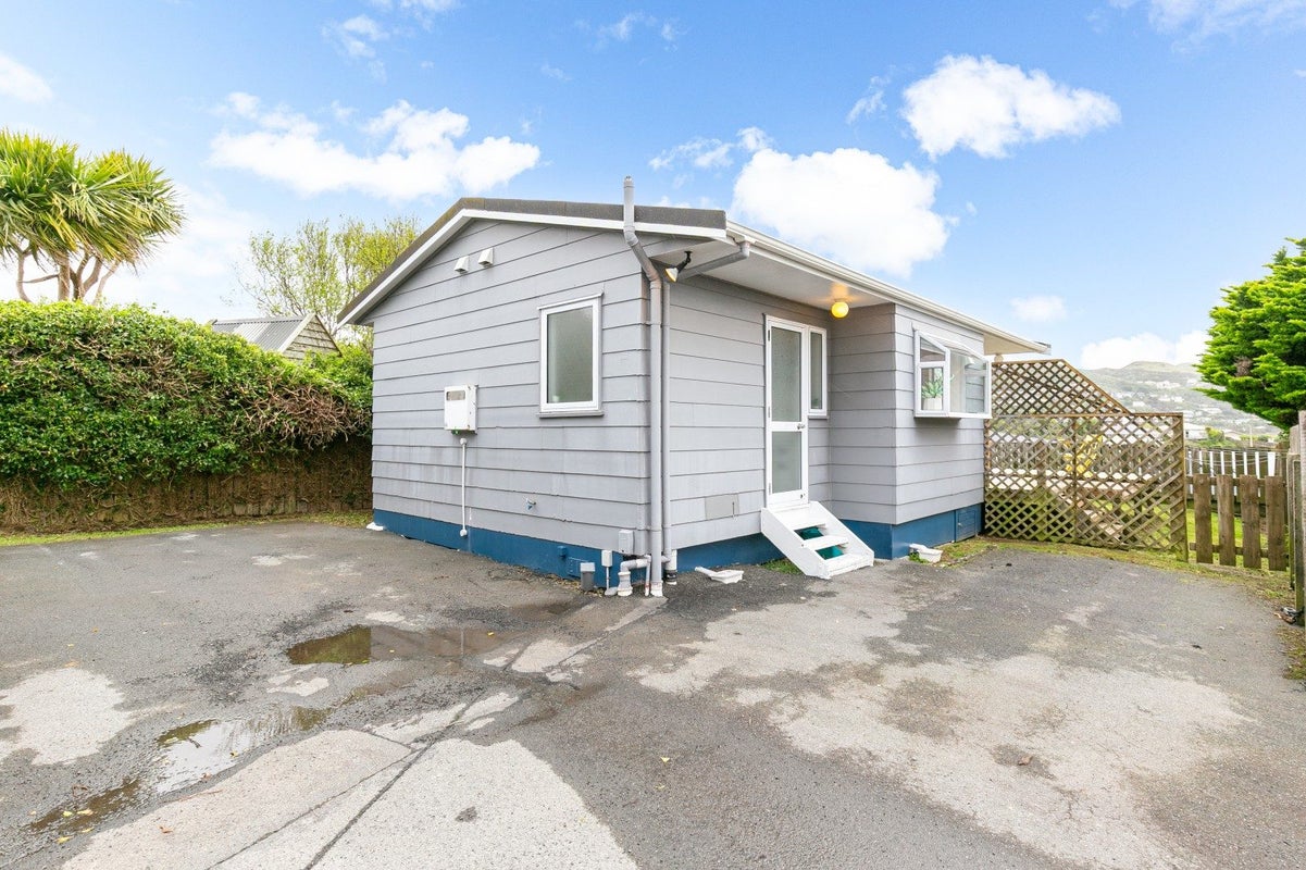 8A Tarawera Road, Johnsonville, Wellington - Carousel 15