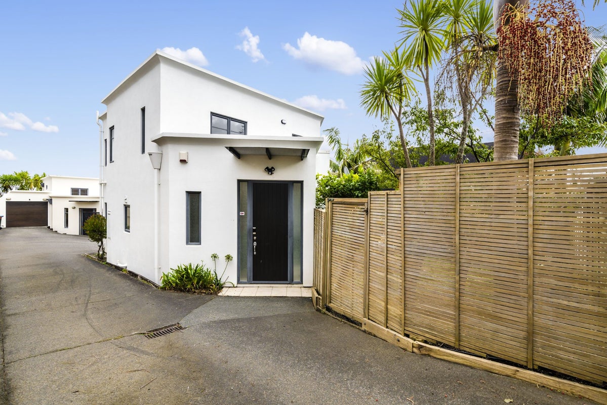 17A Ballin Street, Ellerslie, Auckland - Carousel 1
