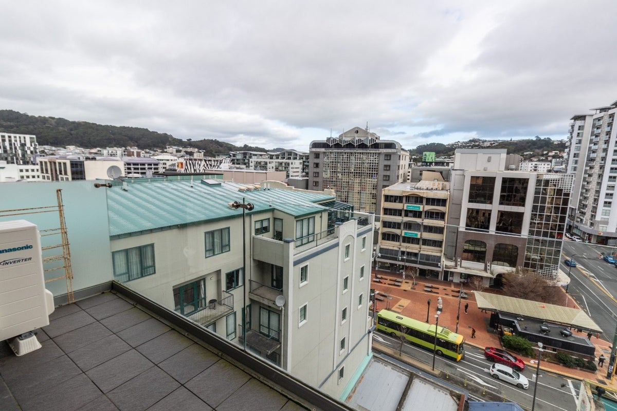 9E/39 Taranaki Street, Te Aro, Wellington - Carousel 14