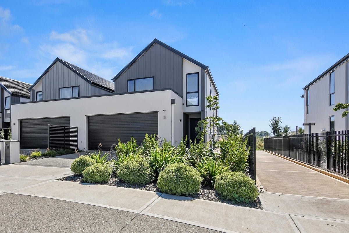 16 Kotata Street, Richmond - Carousel 1