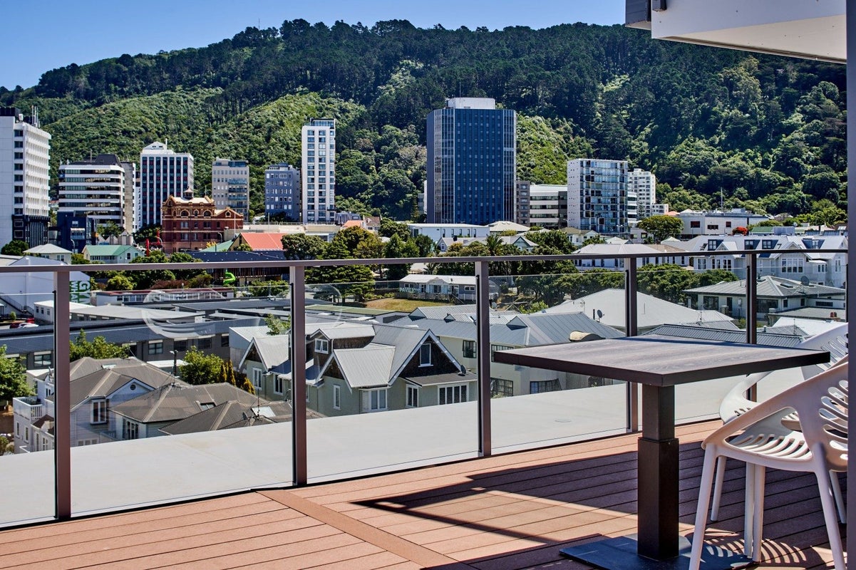 1/125 Thorndon Quay, Pipitea, Wellington - Carousel 1