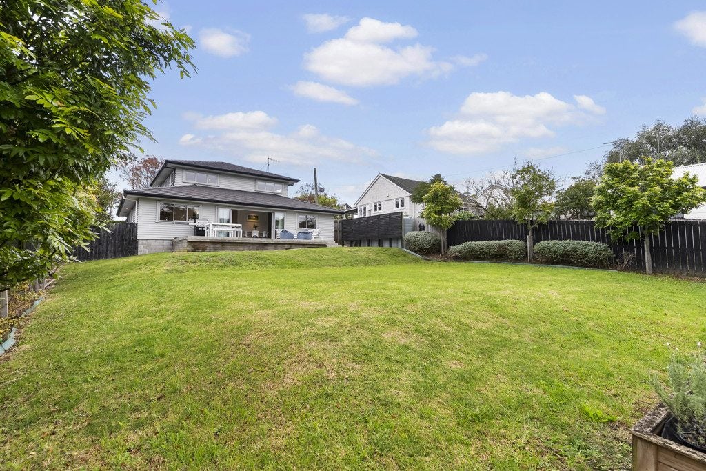 40 Apirana Avenue, Glen Innes, Auckland - Carousel 2
