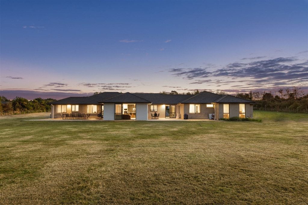 1 Three Oaks Drive, Albany - Carousel 2