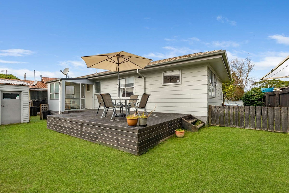 10 Adam Place, Mangakakahi, Rotorua - Carousel 2