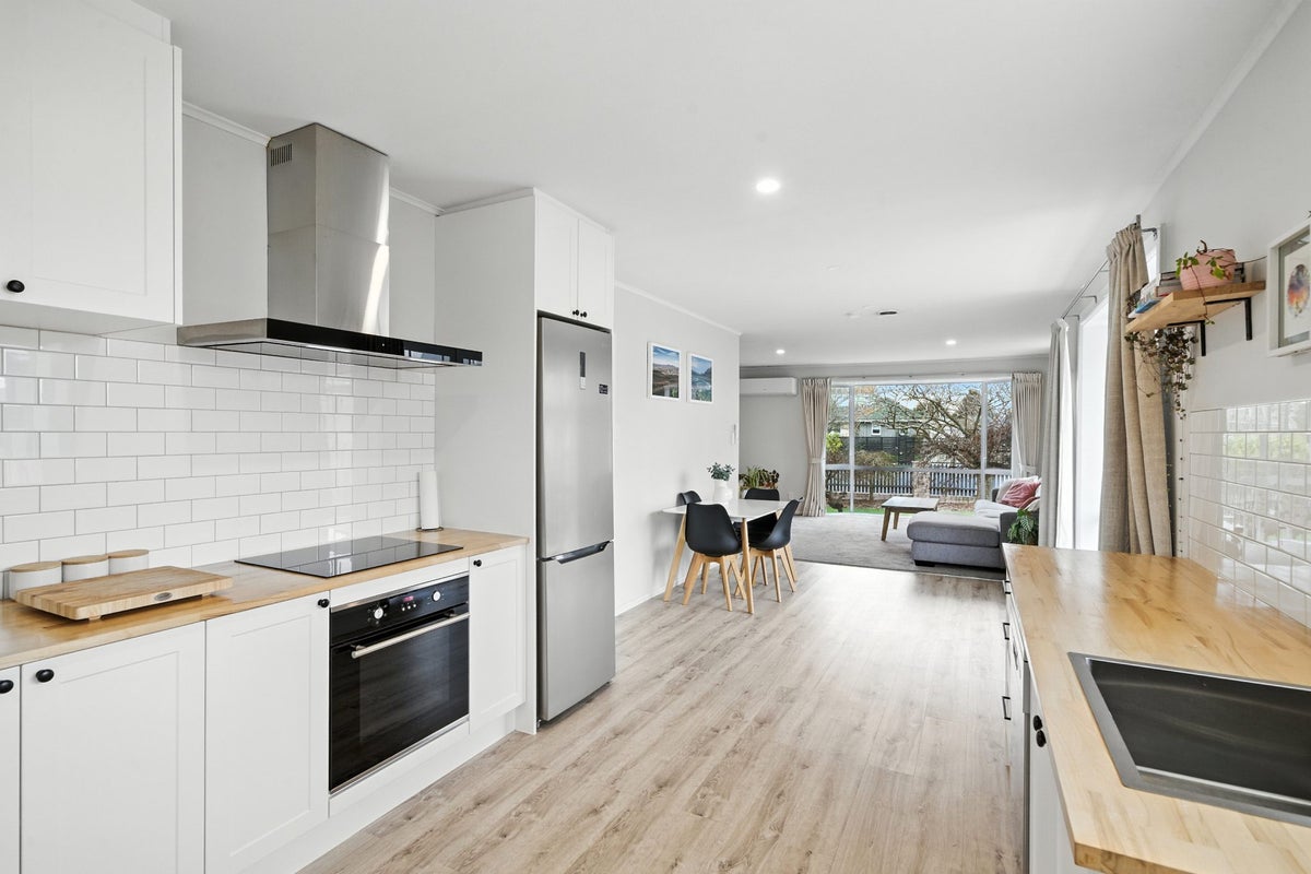 7 OSTLER PLACE, Hoon Hay, Christchurch - Carousel 2