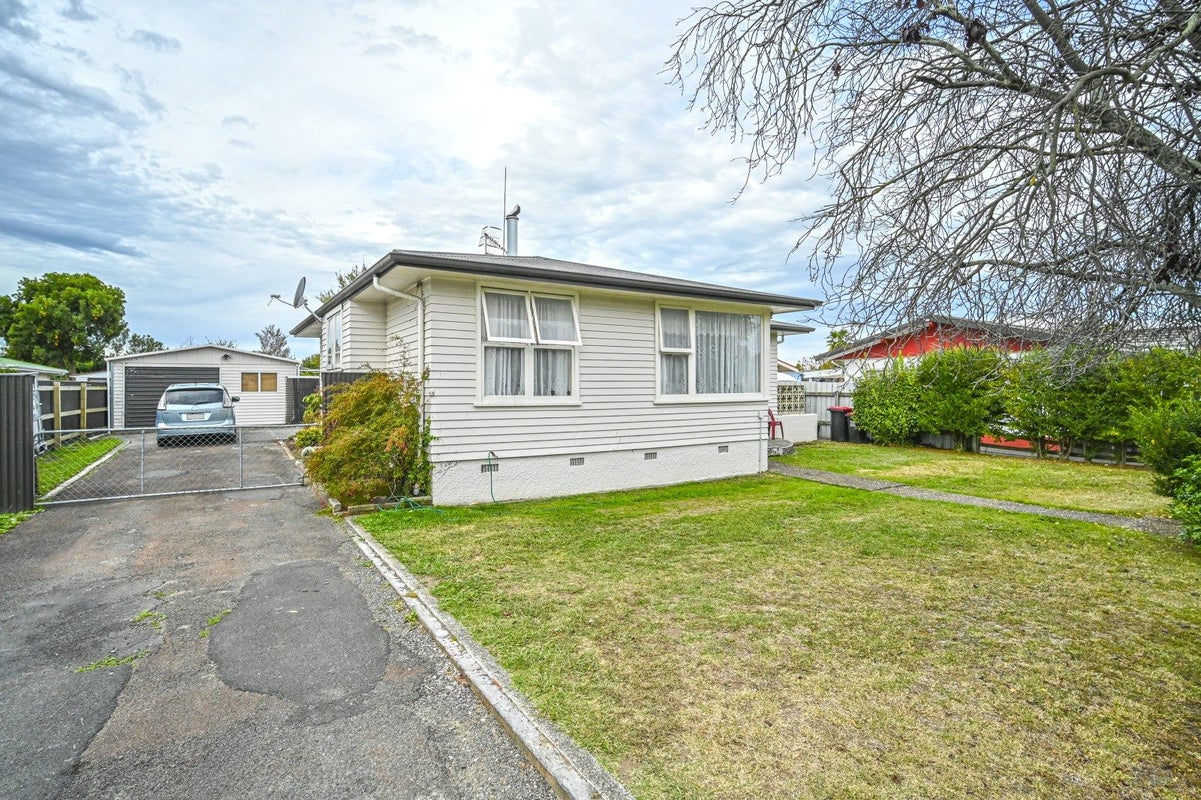 76 Dover Road, Flaxmere, Hastings - Carousel 1